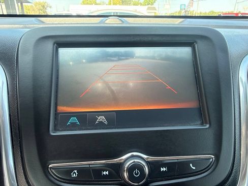 Used 2018 Chevrolet Equinox LS FWD image 24