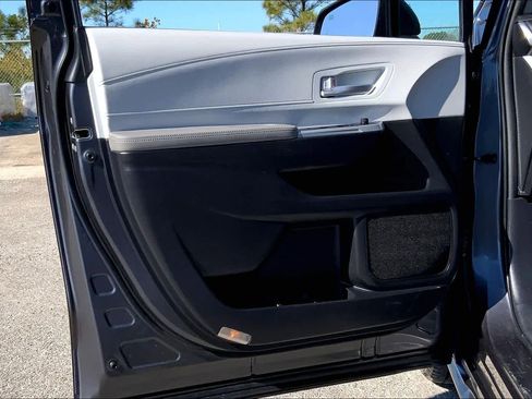 Used 2025 Toyota Sienna XLE image 20
