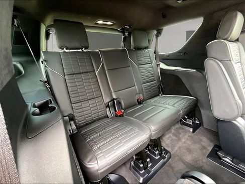Used 2025 Cadillac Escalade V AWD/4WD image 30