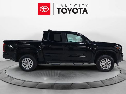 Used 2024 Toyota Tacoma SR5 image 6