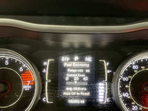 Used 2016 Jeep Cherokee Sport image 15