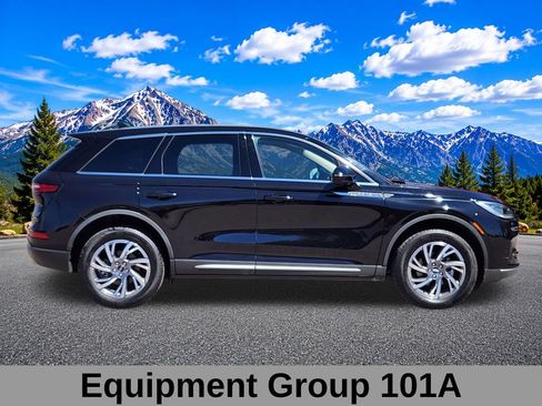 Used 2025 Lincoln Corsair AWD w/ Equipment Group 101A image 3