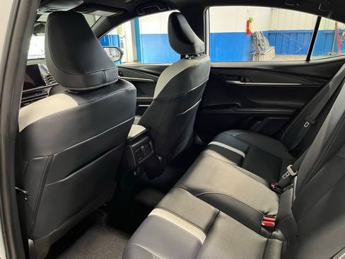 Used 2025 Toyota Camry SE FWD image 17