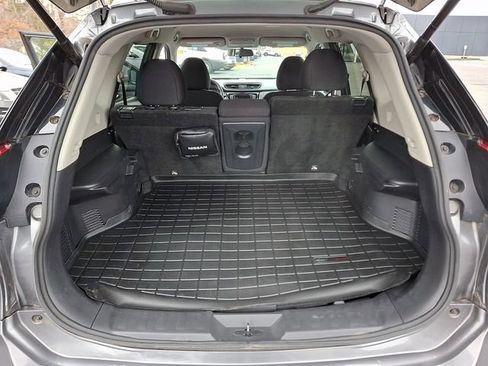 Used 2018 Nissan Rogue SV image 31