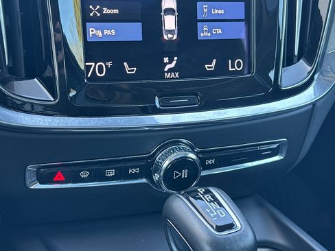 Used 2021 Volvo S60 T6 Inscription w/ Climate Package image 16