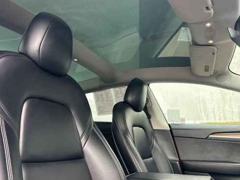 Used 2022 Tesla Model 3 image 16