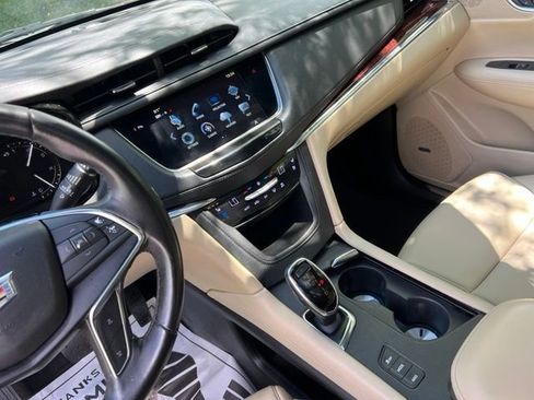 Used 2019 Cadillac XT5 Premium Luxury AWD/4WD image 33