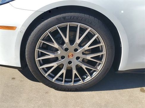 Certified 2025 Porsche Panamera image 11