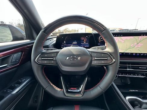 Used 2025 Chevrolet Traverse RS w/ LPO, Floor Liner Package image 9