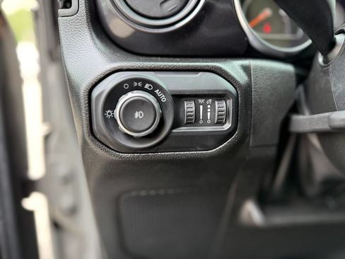 Used 2022 Jeep Wrangler Unlimited Sport AWD/4WD image 22