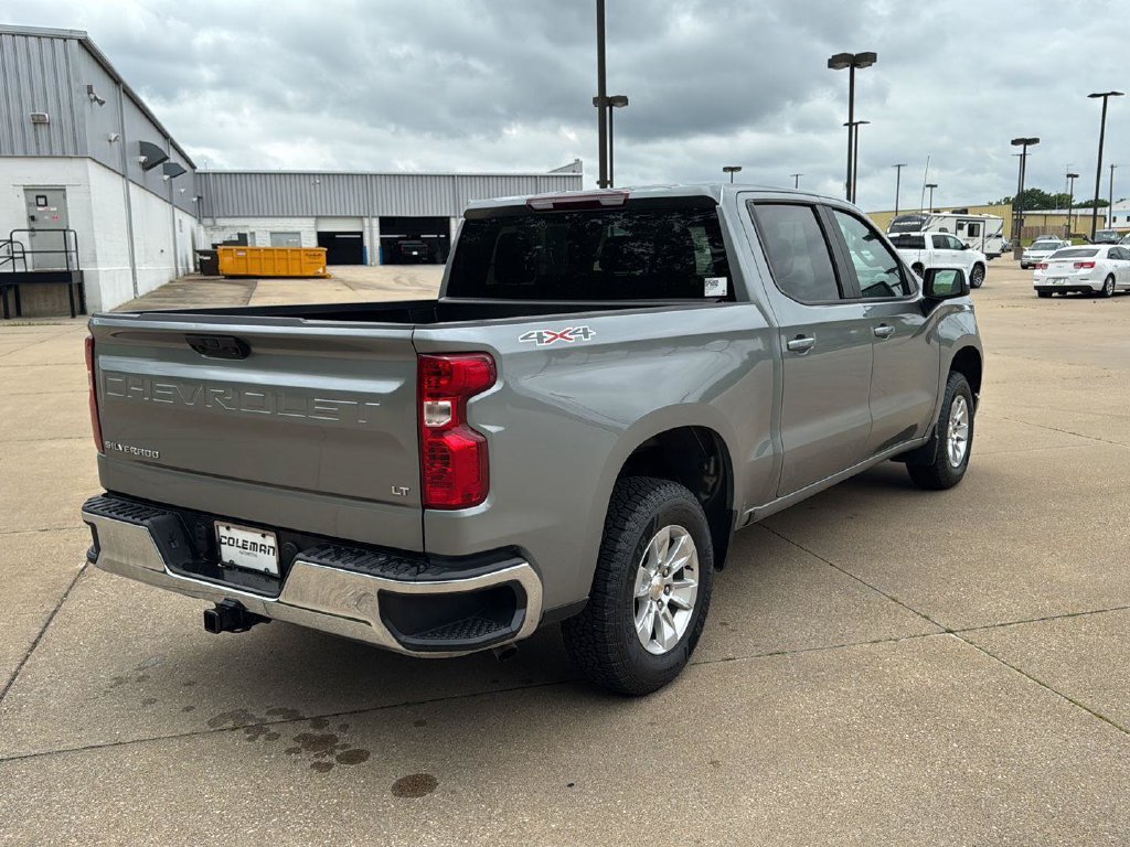 Used 2025 Chevrolet Silverado 1500 LT AWD/4WD image 7