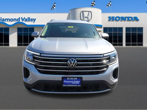 Used 2026 Volkswagen Atlas SE AWD/4WD image 2