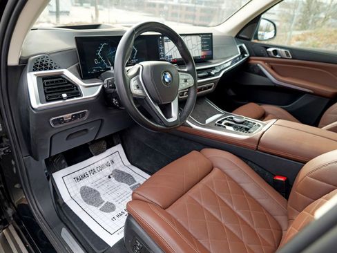 Used 2023 BMW X7 xDrive40i w/ Premium Package image 21