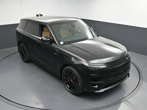 Used 2025 Land Rover Range Rover Sport Dynamic SE image 36