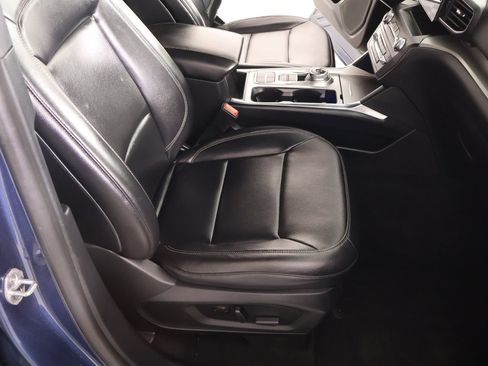 Used 2020 Ford Explorer XLT w/ Equipment Group 202A RWD image 13