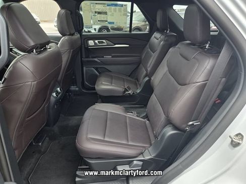 New 2026 Ford Explorer Platinum RWD image 9