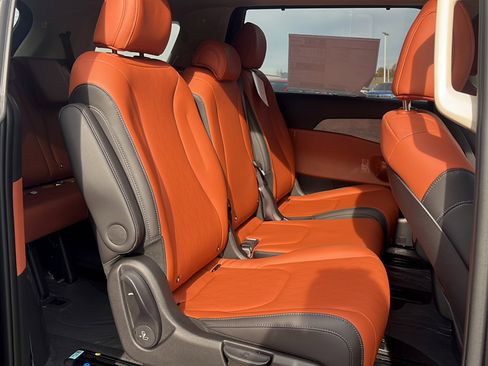 New 2026 Kia Carnival EX image 12