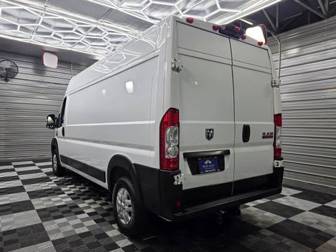 Used 2021 RAM ProMaster 2500 w/ Convenience Group FWD image 7