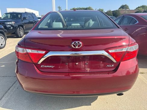 Used 2016 Toyota Camry XLE w/ Moonroof Package FWD image 5