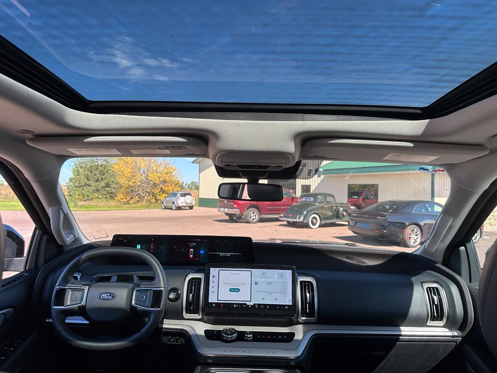Used 2025 Ford Expedition Active AWD/4WD image 27