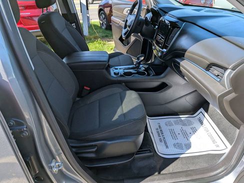 Used 2021 Chevrolet Traverse LS FWD image 42