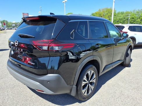 Certified 2023 Nissan Rogue SV w/ SV Premium B Package AWD/4WD image 16