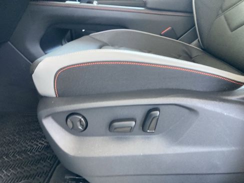 New 2026 Volkswagen Atlas Peak Edition image 13