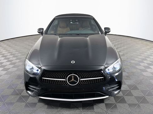 Used 2022 Mercedes-Benz E 450 4MATIC Cabriolet image 2