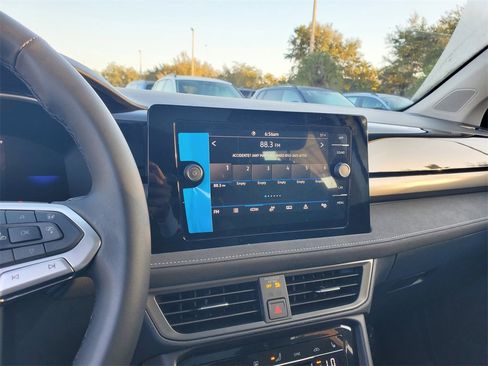 New 2026 Volkswagen Taos SE image 9