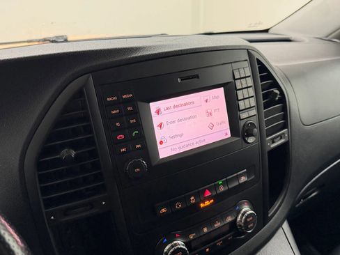 Used 2016 Mercedes-Benz Metris Passenger image 27