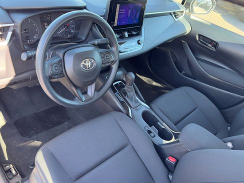 Used 2025 Toyota Corolla LE image 18