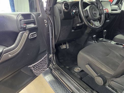 Used 2016 Jeep Wrangler Unlimited Sport w/ Quick Order Package 24S AWD/4WD image 19