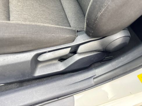 Used 2025 Toyota Camry LE FWD image 31