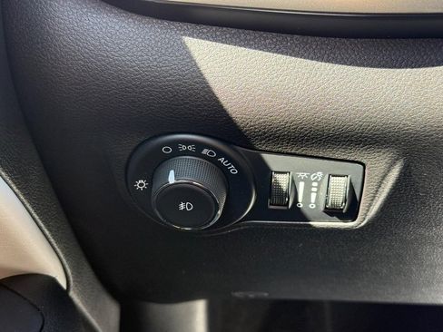Used 2025 Jeep Compass Limited AWD/4WD image 21