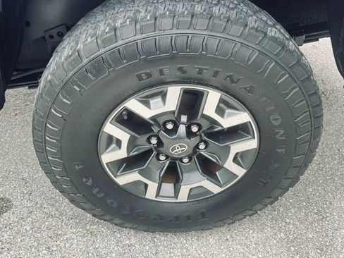 Used 2016 Toyota Tacoma TRD Off-Road w/ Premium & Technology Package RWD image 22