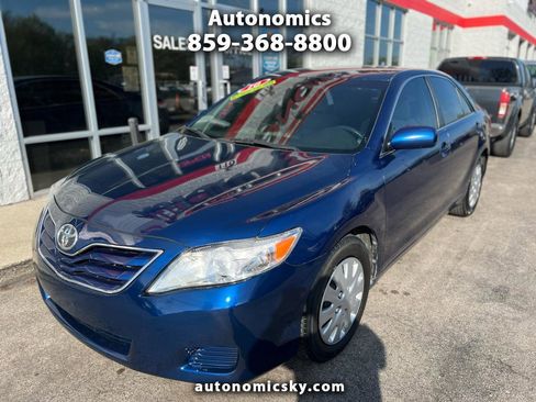 Used 2010 Toyota Camry image 1