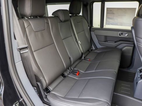 New 2025 INEOS Grenadier image 12