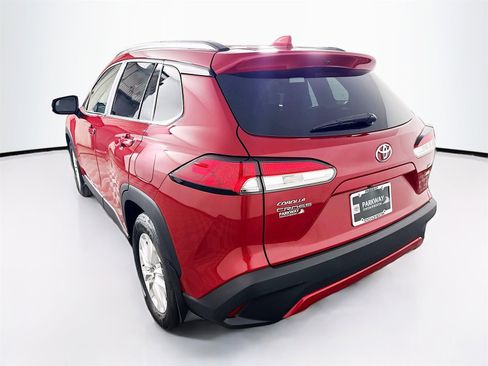 Certified 2023 Toyota Corolla Cross LE w/ Moonroof Package image 5
