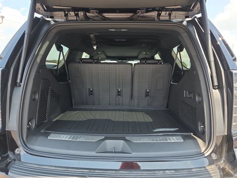 New 2026 Chevrolet Suburban RST w/ RST Capability Package AWD/4WD image 14