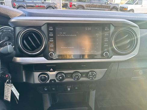 Used 2020 Toyota Tacoma SR5 image 16