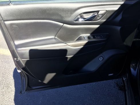 Used 2017 GMC Acadia SLT image 9