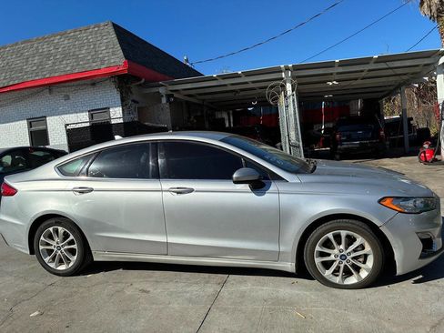 Used 2019 Ford Fusion SE image 14