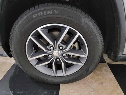 Used 2017 Jeep Grand Cherokee Limited image 51