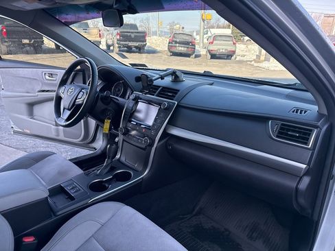 Used 2017 Toyota Camry XSE image 32