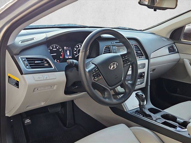Used 2015 Hyundai Sonata Sport w/ Option Group 03 FWD image 9