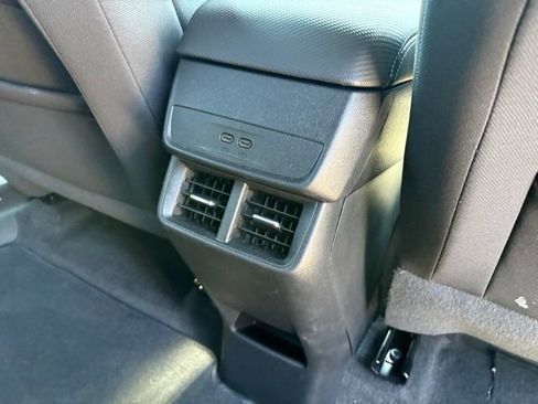 Used 2025 Chevrolet Equinox LT w/ Safety and Technology Package FWD image 27