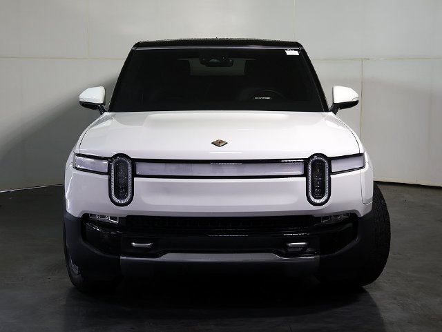 Used 2024 Rivian R1S Adventure Dual AWD/4WD image 9