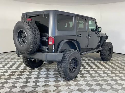 Used 2016 Jeep Wrangler Unlimited Rubicon w/ Connectivity Group AWD/4WD image 14