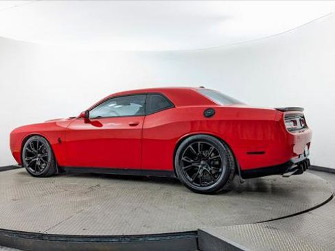 Used 2016 Dodge Challenger R/T image 6