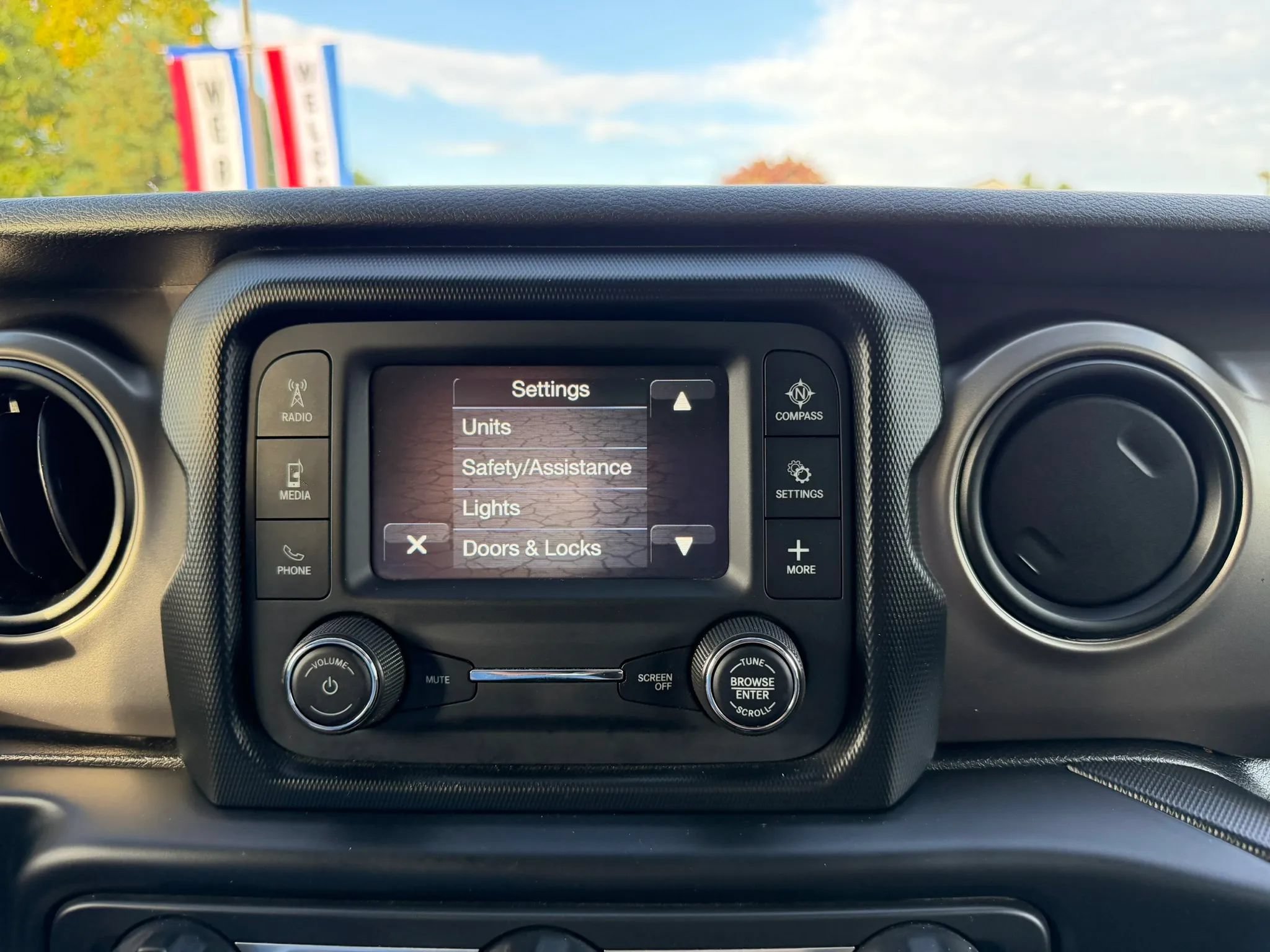 Used 2019 Jeep Wrangler Sport AWD/4WD image 25